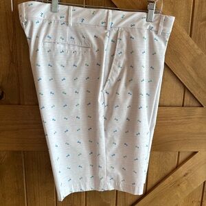 Walter Hagan white with green and blue printed golf cart emblems waist 40 mens